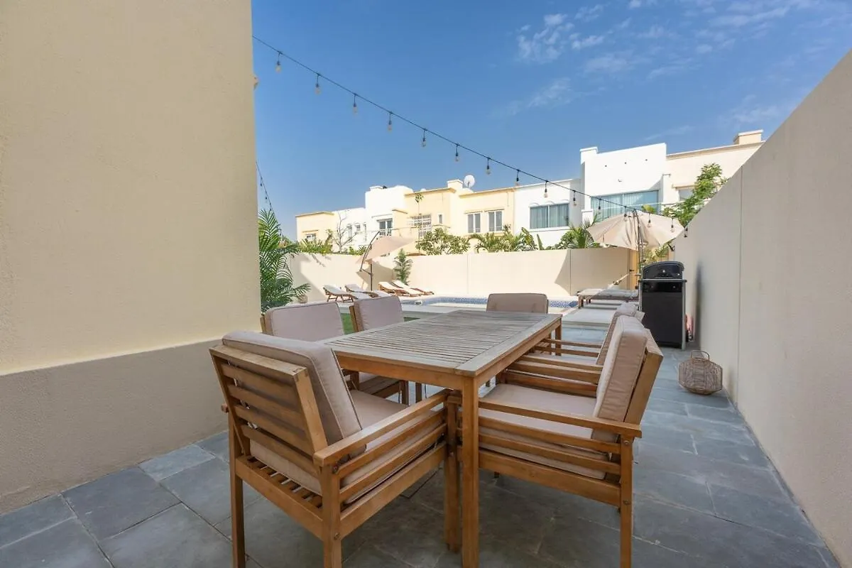 Luxurious 3-Bedroom Villa With Private Pool At Springs 10 Dubai United Arab Emirates