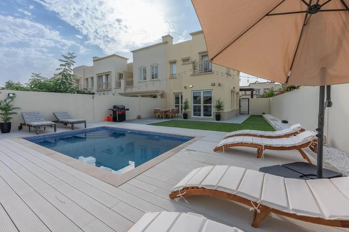 Luxurious 3-Bedroom Villa With Private Pool At Springs 10 Dubai United Arab Emirates