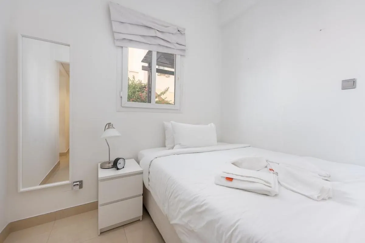 Luxurious 3-Bedroom Villa With Private Pool At Springs 10 Dubai