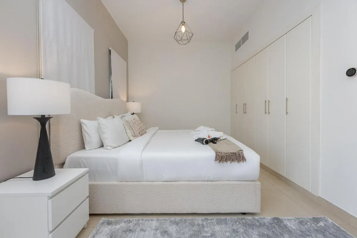 Luxurious 3-Bedroom Villa With Private Pool At Springs 10 Dubai