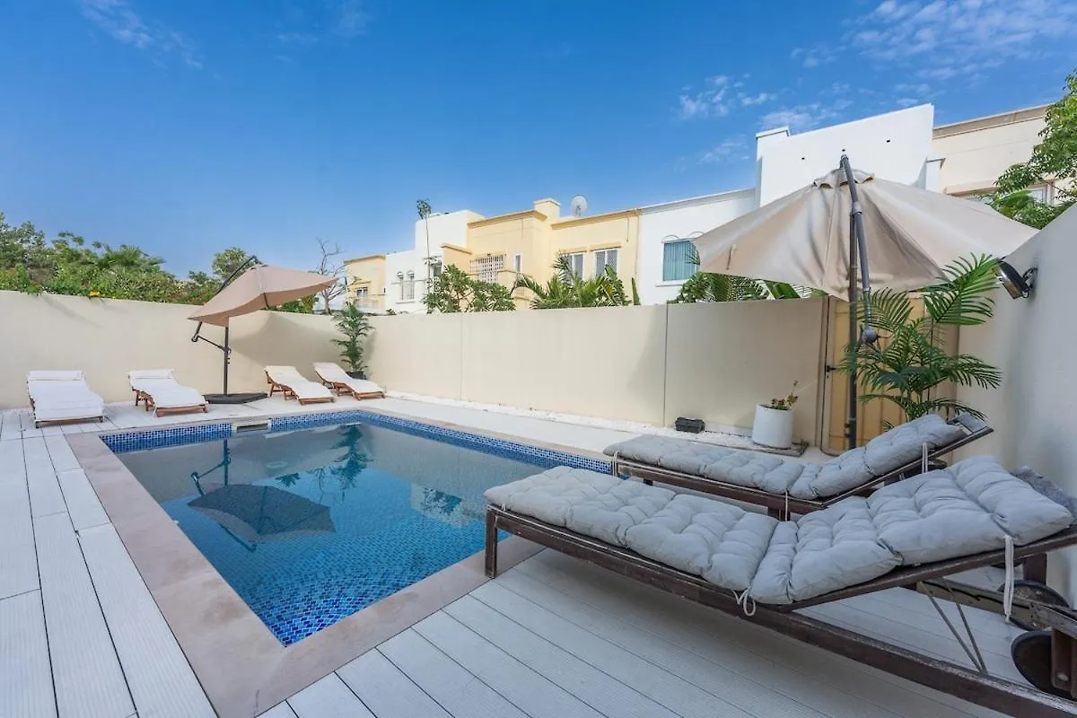 Luxurious 3-Bedroom Villa With Private Pool At Springs 10 Dubai