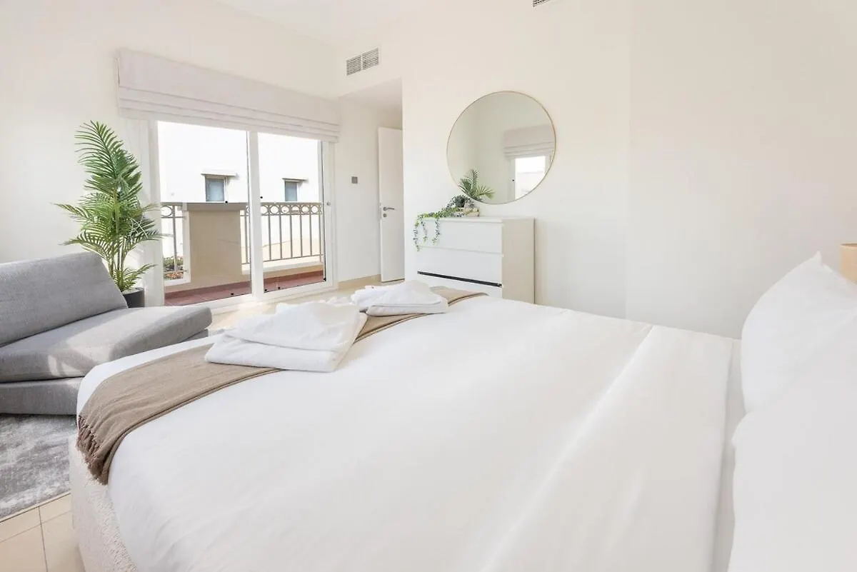 Luxurious 3-Bedroom Villa With Private Pool At Springs 10 Dubai